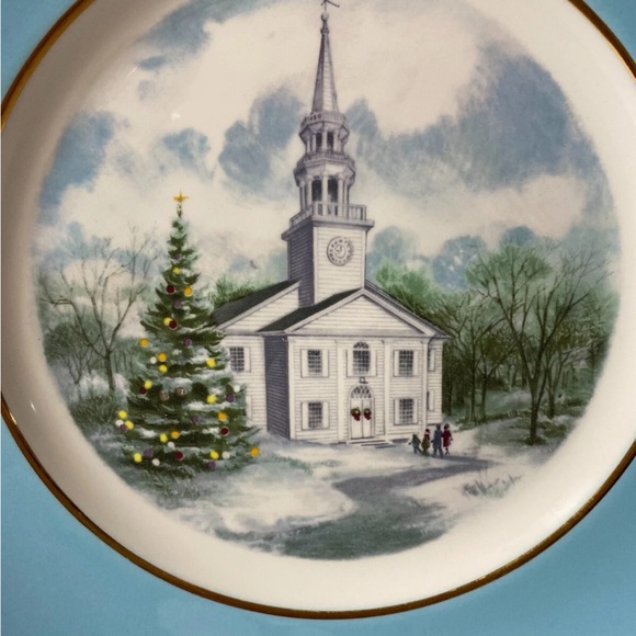 Avon Vintage Christmas 1974 Country Church Decorative Plate New - Picture 2 of 7